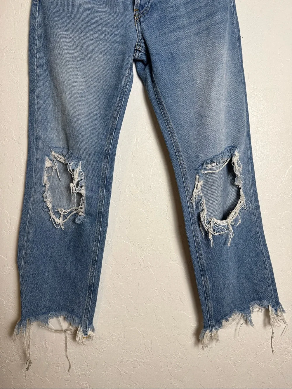 Free People Tapered Baggy Distressed Raw Hem Jeans Light Wash Low Mid Rise 26